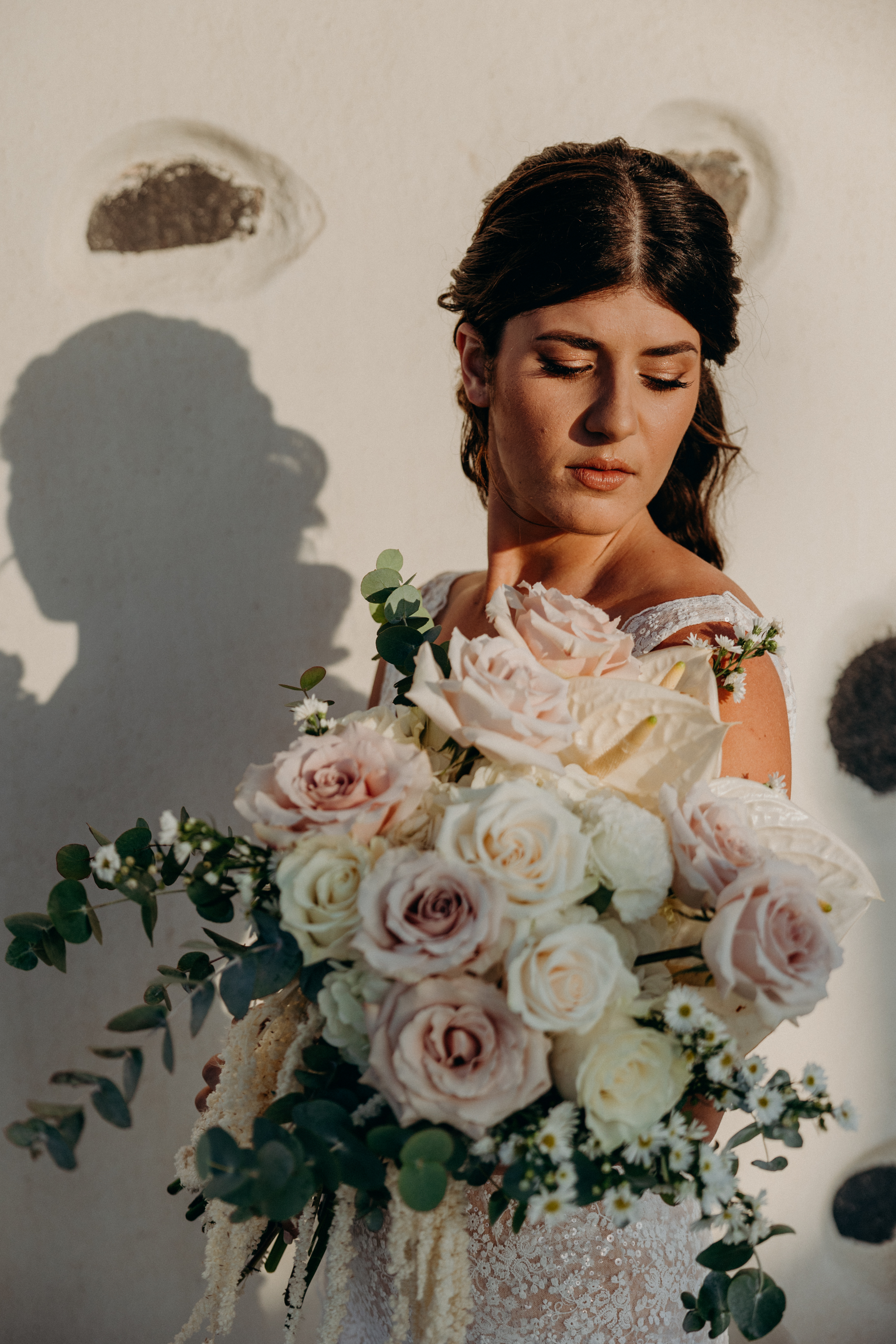 Braut auf einer Hochzeit mit Brautstrauß